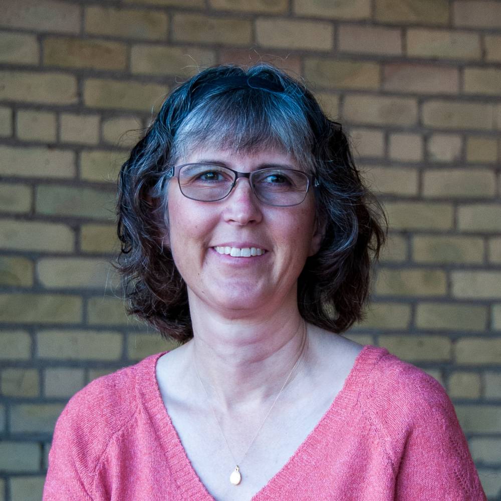 headshot of Elizabeth Lewen