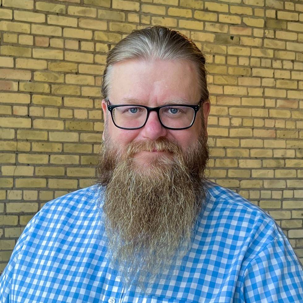 headshot of Toni Karlsson